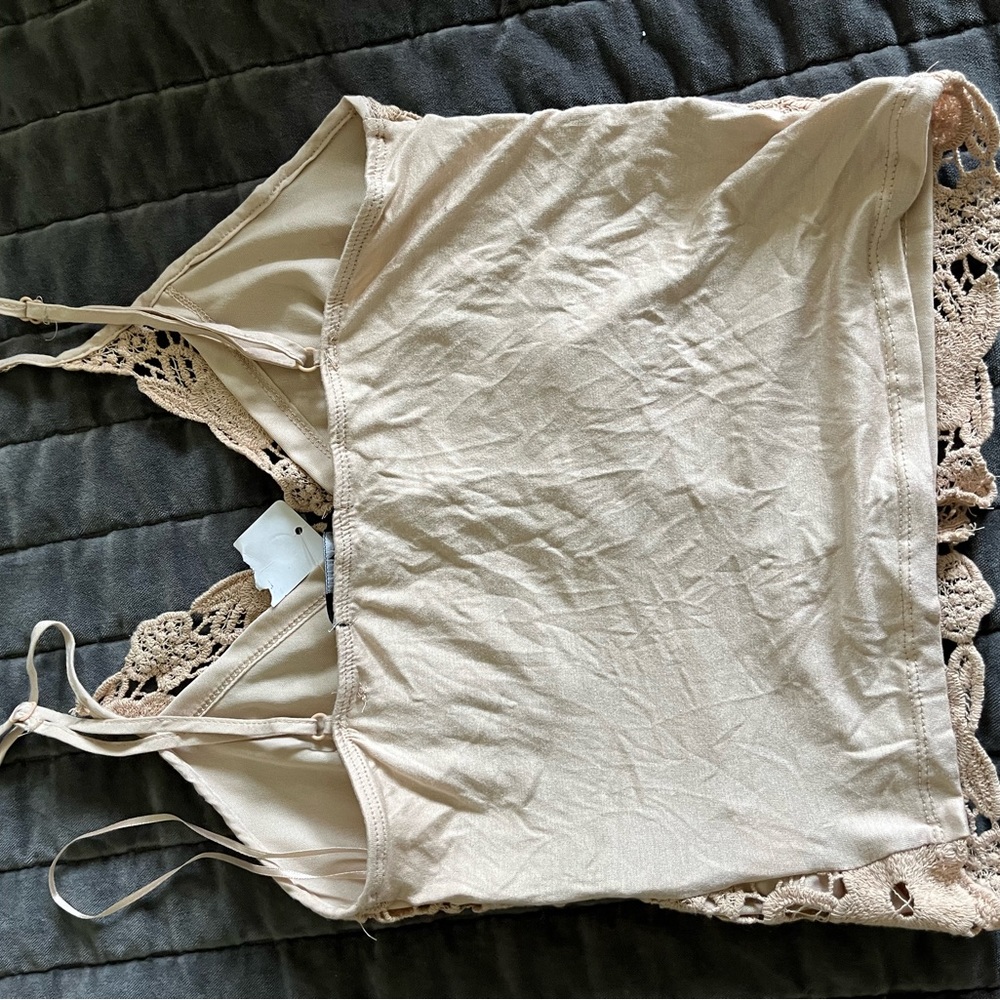 super cute medium pattern top - Picture 2 of 4